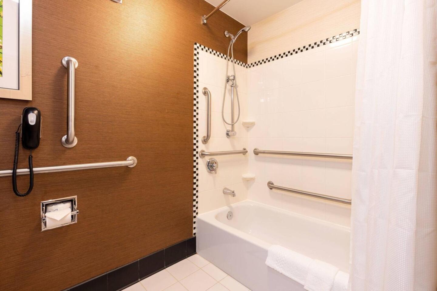 Fairfield Inn & Suites By Marriott Карлайл Екстериор снимка