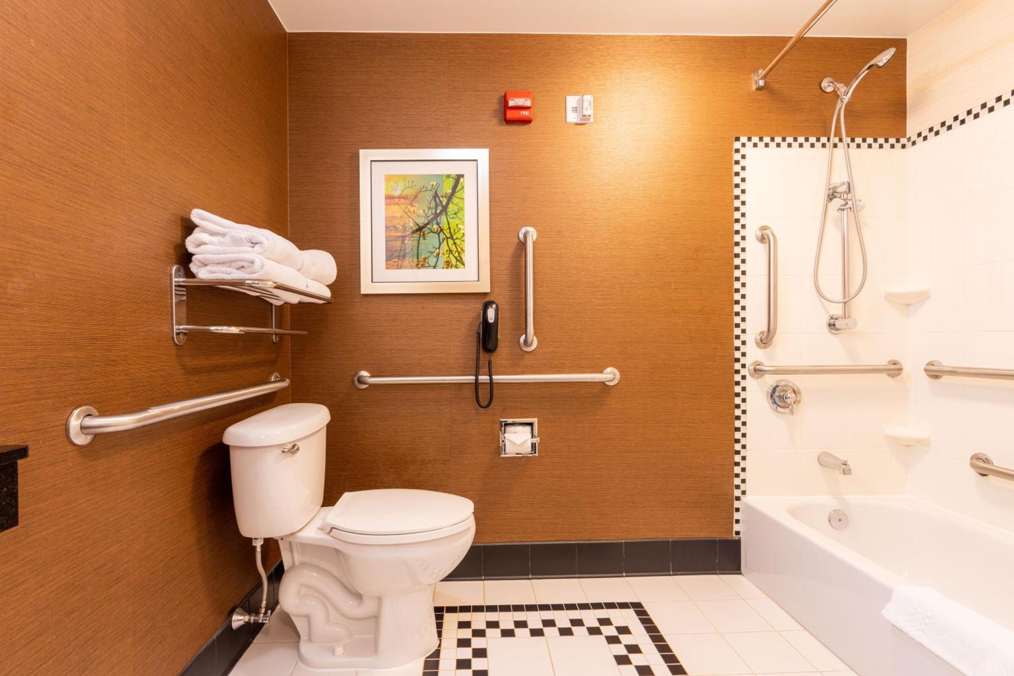 Fairfield Inn & Suites By Marriott Карлайл Екстериор снимка