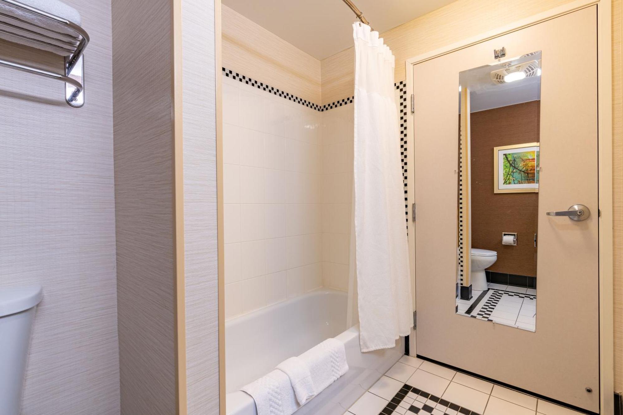 Fairfield Inn & Suites By Marriott Карлайл Екстериор снимка